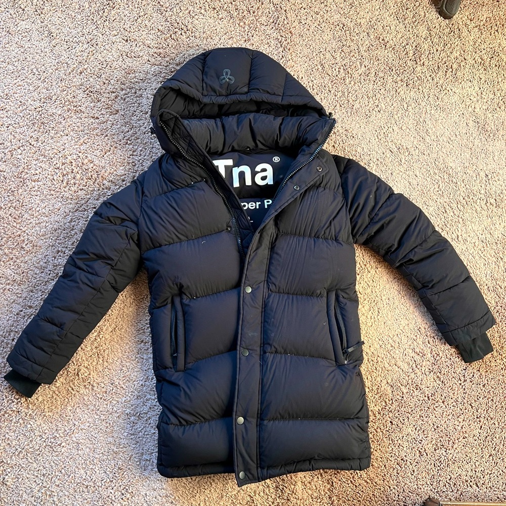 Aritzia Super Puff Mid